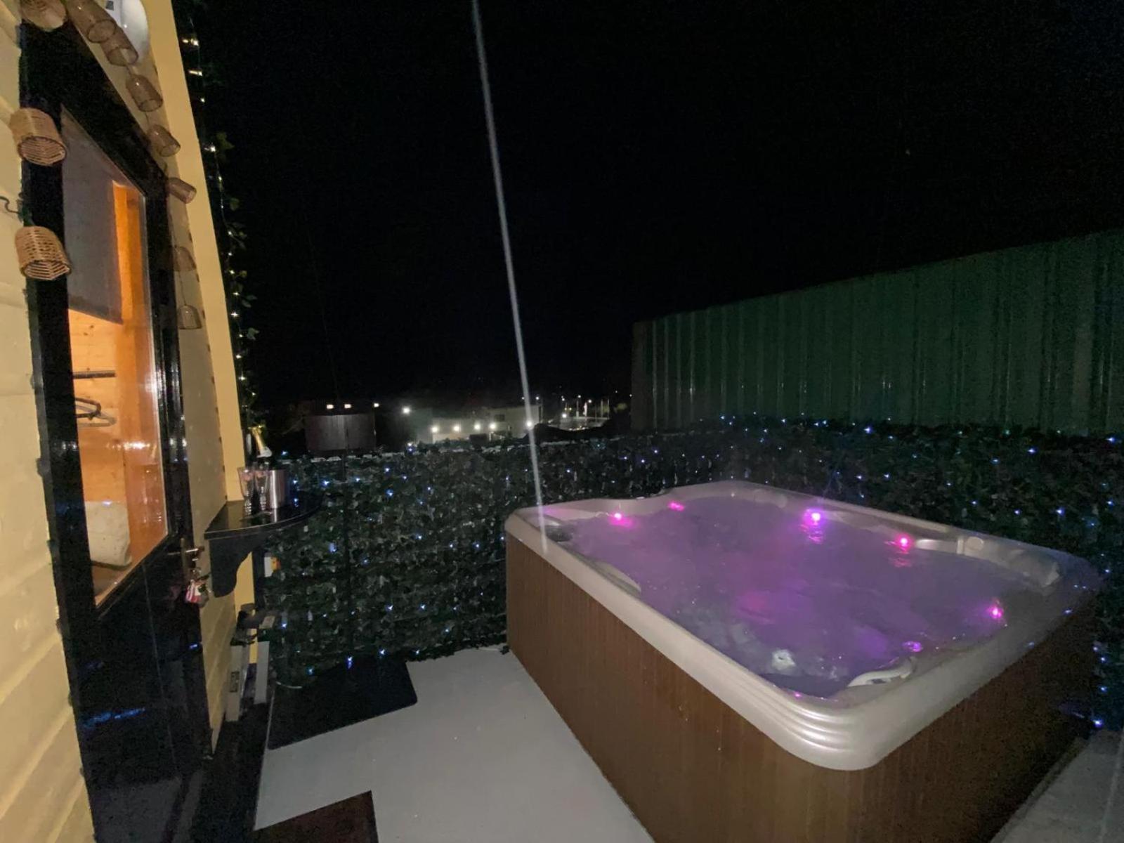 Apartamento Arch Pod & Hot Tub Carndonagh Exterior foto